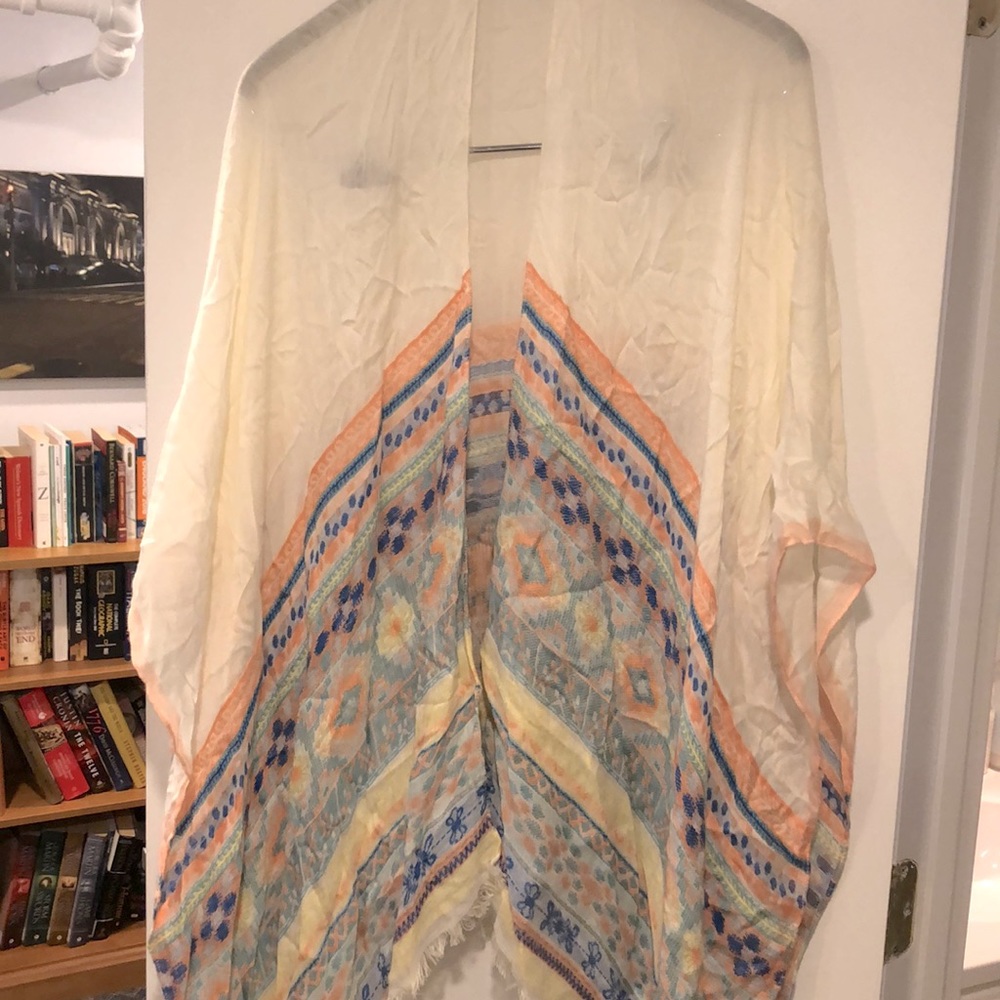 Shawl/light sweater